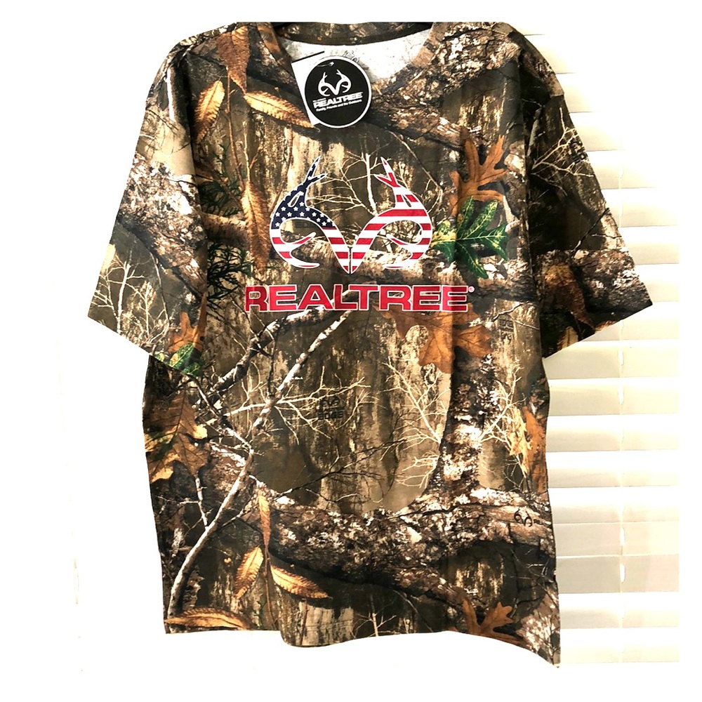 Real tree camouflage graphic tee large NWT!